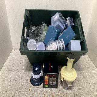 Lot 556  
            Marchington SR12 - Parcel Delivery Only 

                
QTY OF ASSORTED HOUSEHOLD ITEMS TO INCLUDE KITCHENAID MANUAL FOOD CHOPPER: LOCATI...