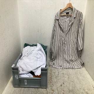 Lot 565  
            Marchington SR12 - Parcel Delivery Only 

                
QTY OF ASSORTED MENS CLOTHING IN VARIOUS SIZES TO INCLUDE CHAMPION HOODIE IN WHIT...