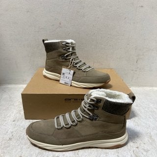 Lot 56  
            Marchington SR12 - Parcel Delivery Only 

                
WOMENS ANIMAL CAMERON WATERPROOF BOOTS IN TAUPE, UK SIZE 6.: LOCATION - A*
