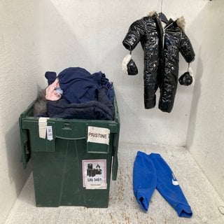 Lot 589  
            Marchington SR12 - Parcel Delivery Only 

                
QTY OF ASSORTED CHILDRENS CLOTHING IN VARIOUS SIZES TO INCLUDE GIRLS NEXT BABYGRO...