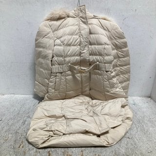 Lot 635  
            Marchington SR12 - Parcel Delivery Only 

                
PHASE EIGHT DIXIE LONG PUFFER COAT IN IVORY UK SIZE 12 ORIGINAL RRP £229.00: LOCA...