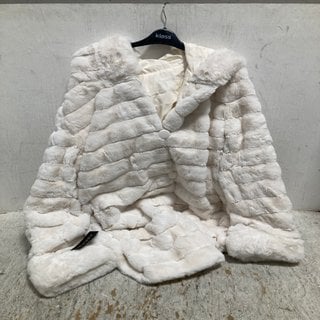Lot 637  
            Marchington SR12 - Parcel Delivery Only 

                
NUAGE FAUX FUR HOODED COAT IN VANILLA UK SIZE 3XL: LOCATION - B2