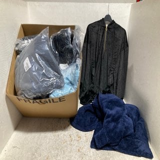 Lot 645  
            Marchington SR12 - Parcel Delivery Only 

                
QTY OF ASSORTED LADIES CLOTHES IN VARIOUS SIZES AND DESIGNS TO INCLUDE PRETTY YOU...