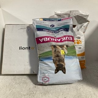 Lot 658  
            Marchington SR12 - Parcel Delivery Only 

                
3 X ASSORTED PET ITEMS TO INCLUDE IAMS DENTAL CARE CHICKEN FLAVOURED DOG FOOD 12K...