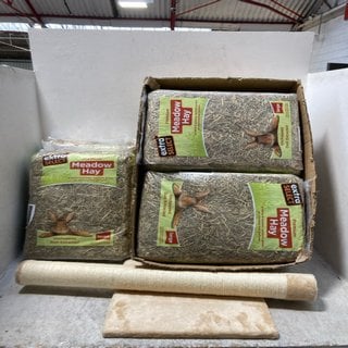 Lot 65  
            Marchington SR12 - Parcel Delivery Only 

                
QTY OF EXTRA SELECT PREMIUM MEADOW HAY IN LARGE, TO INCLUDE CAT SCRATCHING POST: ...