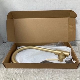 Lot 674  
            Marchington SR12 - Parcel Delivery Only 

                
GOLD KITCHEN SINK FAUCET: LOCATION - B0