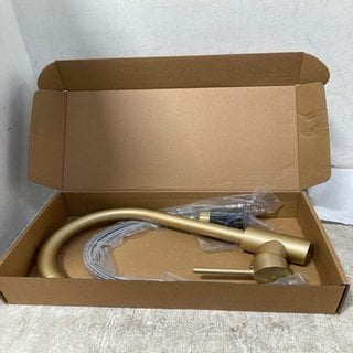 Lot 675  
            Marchington SR12 - Parcel Delivery Only 

                
GOLD KITCHEN SINK FAUCET: LOCATION - B0
