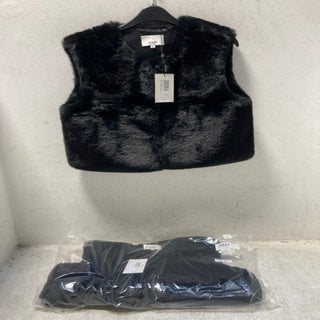 Lot 69  
            Marchington SR12 - Parcel Delivery Only 

                
2 X WOMENS NOOKI LONDON EDELWEISS GILET IN BLACK SIZE SMALL - COMBINED ORIGINAL R...