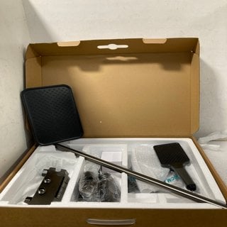 Lot 702  
            Marchington SR12 - Parcel Delivery Only 

                
BOUTIQUE BATHROOM WALL MOUNTED THERMOSTATIC MIXER SHOWER SYSTEM - ORIGINAL RRP: £...