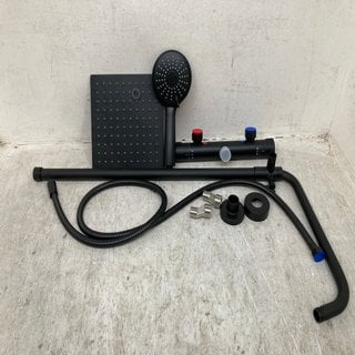 Lot 728  
            Marchington SR12 - Parcel Delivery Only 

                
SHOWER HEAD, HOSE AND RAIL IN MATTE BLACK: LOCATION - C1