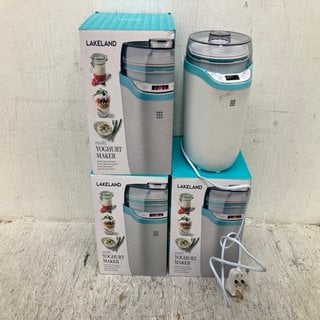 Lot 766  
            Marchington SR12 - Parcel Delivery Only 

                
4 X MULTI YOGHURT MAKERS IN SILVER: LOCATION - C4