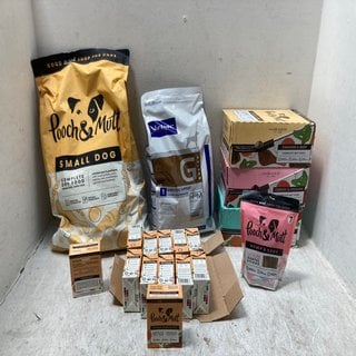 Lot 81  
            Marchington SR12 - Parcel Delivery Only 

                
QTY OF ASSORTED DOG FOOD WET & DRY TO INCLUDE POOCH & MUTT DENTAL STICKS - 375G -...