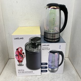 Lot 824  
            Marchington SR12 - Parcel Delivery Only 

                
DIGITAL ICE CREAM MAKER TO INCLUDE PEARLESCENT GLASS KETTLE: LOCATION - C7