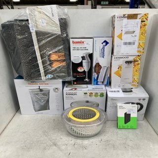 Lot 827  
            Marchington SR12 - Parcel Delivery Only 

                
QTY OF ASSORTED HOUSEHOLD ITEMS TO INCLUDE KENWOOD CAN OPENER: LOCATION - C7