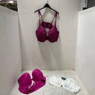 Lot 82  
            Marchington SR12 - Parcel Delivery Only 

                
3 X ASSORTED SAVAGE & FENTY BRAS, TO INCLUDE 1 X ROMANTIC CORDED LACE UNLINED BAL...