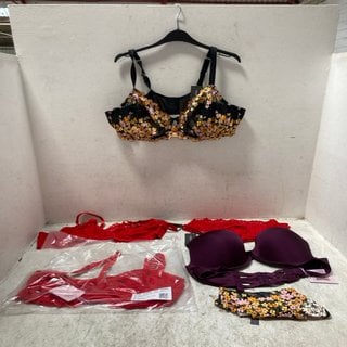 Lot 83  
            Marchington SR12 - Parcel Delivery Only 

                
QTY OF ASSORTED BRAS TO INCLUDE SAVAGE & FENTY ROMANTIC CORDED LACE UNDERLINED BA...