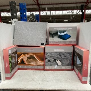 Lot 847  
            Marchington SR12 - Parcel Delivery Only 

                
QTY OF ASSORTED HOUSEHOLD ITEMS TO INCLUDE STAYSNUG HEATED THROW BUBBLE FAUX FUR ...