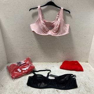 Lot 85  
            Marchington SR12 - Parcel Delivery Only 

                
QTY OF ASSORTED WOMENS SAVAGE & FENTY CLOTHING TO INCLUDE SLEEPWEAR FLUFF IT UP C...