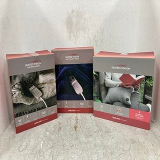 Lot 876  
            Marchington SR12 - Parcel Delivery Only 

                
3 X ASSORTED HOUSEHOLD ITEMS TO INCLUDE STAYSNUG HEATED THROW NAVY VELVET THROW: ...