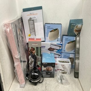 Lot 932  
            Marchington SR12 - Parcel Delivery Only 

                
QTY OF ASSORTED HOUSEHOLD ITEMS TO INCLUDE DRY SOON 3 TIER HEATED AIRER COVER: LO...