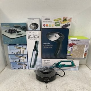 Lot 933  
            Marchington SR12 - Parcel Delivery Only 

                
QTY OF ASSORTED HOUSEHOLD ITEMS TO INCLUDE MEAT MINCER & SAUSAGE MAKER: LOCATION ...