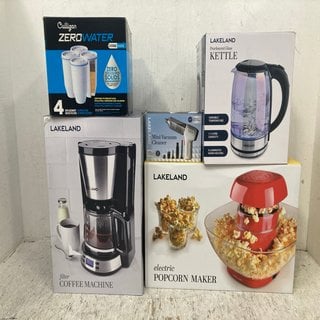 Lot 984  
            Marchington SR12 - Parcel Delivery Only 

                
QTY OF ASSORTED HOUSEHOLD ITEMS TO INCLUDE PEARLESCENT GLASS KETTLE: LOCATION - C15