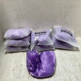 Lot 98  
            Marchington SR12 - Parcel Delivery Only 

                
QTY OF ASSORTED BARUISI WIGS TO INCLUDE SHORT CURLY PARTY WIG IN LIGHT PURPLE: LO...