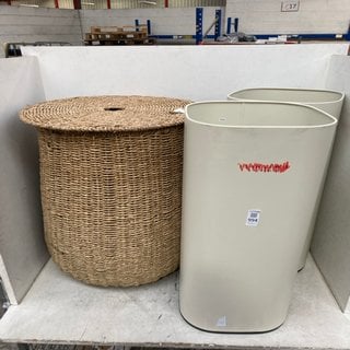 Lot 994  
            Marchington SR12 - Parcel Delivery Only 

                
QTY OF ASSORTED JOHN LEWIS & PARTNERS HOUSEHOLD ITEMS TO INCLUDE TOUCH-TOP BINS I...