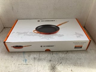 Lot 1007  
            Marchington SR17 - Parcel Delivery Only 

                
LE CREUSET WOODEN HANDLE FRYING PAN IN MATT BLACK - ORIGINAL RRP £229: LOCATION -...