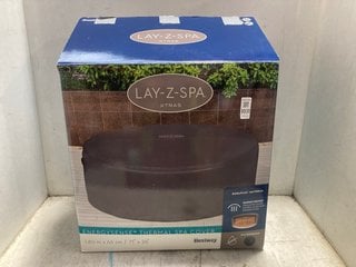 Lot 1031  
            Marchington SR17 - Parcel Delivery Only 

                
BESTWAY LAY-Z-SPA 1.8M ROUND THERMAL POOL COVER - ORIGINAL RRP £125: LOCATION - AR2