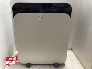 Lot 1040  
            Marchington SR17 - Parcel Delivery Only 

                
BLUEAIR CLASSIC PRO CP71 PREMIUM AIR PURIFIER - ORIGINAL RRP £569: LOCATION - AR2