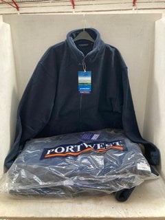 Lot 1050  
            Marchington SR17 - Parcel Delivery Only 

                
3 X PORTWEST ARGYLL HEAVY FLEECE JACKETS IN NAVY - SIZE UK 2XL: LOCATION - AR3