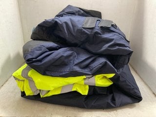 Lot 1056  
            Marchington SR17 - Parcel Delivery Only 

                
2 X PORTWEST HI-VIS WINTER COVERALLS - SIZE 2XL: LOCATION - AR3