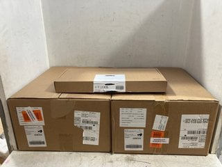 Lot 1153  
            Marchington SR17 - Parcel Delivery Only 

                
QTY OF FULL-SIZED WIRELESS KEYBOARD & MOUSE COMBO SETS IN BLACK: LOCATION - AR8