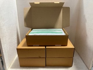 Lot 1173  
            Marchington SR17 - Parcel Delivery Only 

                
QTY OF SET OF 2 BEACH TOWELS IN SEAFOAM GREEN CABANA STRIPE: LOCATION - AR11