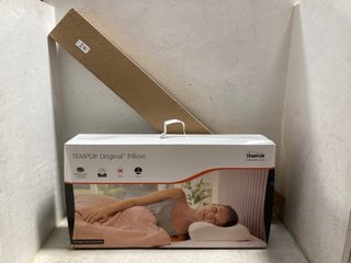 Lot 1176  
            Marchington SR17 - Parcel Delivery Only 

                
TEMPUR ORIGINAL MEMORY FOAM PILLOW TO INCLUDE CORDLESS ROMAN SHADE IN BELGIAN DEN...