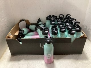 Lot 1334  
            Marchington SR17 - Parcel Delivery Only 

                
QTY OF DECOR STAINLESS STEEL WATER BOTTLES IN TEAL & PINK: LOCATION - BR15