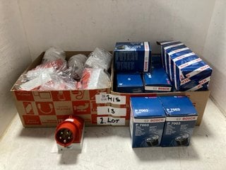 Lot 1338  
            Marchington SR17 - Parcel Delivery Only 

                
QTY OF ASSORTED ITEMS TO INCLUDE BOSCH B093 IGNITION CABLE KIT: LOCATION - BR15