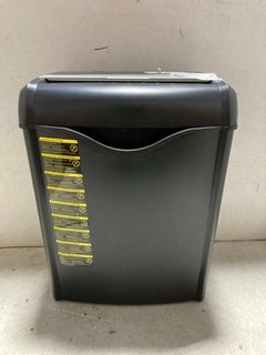 Lot 1376  
            Marchington SR17 - Parcel Delivery Only 

                
5-TO-6 SHEET CROSS-CUT OFFICE SHREDDER: LOCATION - BR12