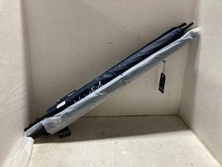 Lot 1377  
            Marchington SR17 - Parcel Delivery Only 

                
QTY OF WEIRD FISH GOLF UMBRELLAS IN NAVY: LOCATION - BR12