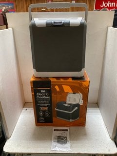 Lot 1024  
            Marchington SR10 - Parcel Delivery Only 

                
2 X 19L IN CAR ELECTRIC COOL BOXES - COMBINED ORIGINAL RRP £130: LOCATION - BR3