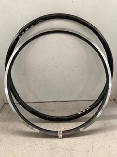 Lot 1035  
            Marchington SR10 - Parcel Delivery Only 

                
2 X ASSORTED BICYCLE WHEEL RIMS TO INCLUDE HALO BICYCLE WHEEL RIM IN BLACK: LOCAT...