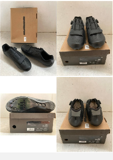 Lot 1071  
            Marchington SR10 - Parcel Delivery Only 

                
PAIR OF ROAD CYCLE SHOES IN BLACK : SIZE 11 UK: LOCATION - BR6