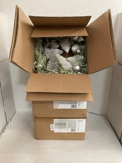 Lot 1158  
            Marchington SR10 - Parcel Delivery Only 

                
3 X COX & COX LIGHT UP BRUSH TREES CENTREPIECES: LOCATION - CR1