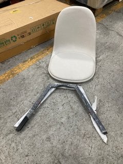 Lot 135  
            Marchington SR17 - Delivery or Collection 

                
SET OF 4 CREAM FABRIC DINING CHAIRS WITH BLACK METAL LEGS: LOCATION - A5