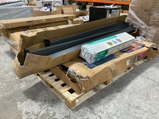 Lot 161  
            Marchington SR17 - Delivery or Collection 

                
PALLET OF ASSORTED ITEMS TO INCLUDE DURAMAX YARDMATE PENT ROOF 5X3 VINYL STORAGE ...