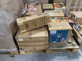 Lot 163  
            Marchington SR17 - Delivery or Collection 

                
PALLET OF ASSORTED KITCHEN ITEMS TO INCLUDE PHILIPS 5000 SERIES BLENDER 1200W: LO...