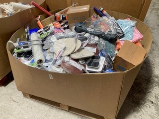 Lot 193  
            Marchington SR17 - Delivery or Collection 

                
PALLET OF ASSORTED ITEMS TO INCLUDE GREEN BLUE WIRELESS DOORBELL WITH 38 DIFFEREN...