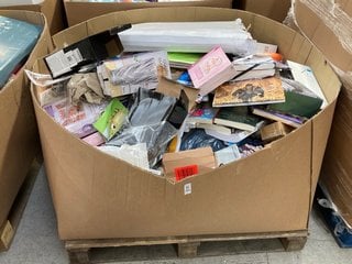 Lot 203  
            Marchington SR17 - Delivery or Collection 

                
PALLET OF ASSORTED ITEMS TO INCLUDE BRUSH WORKS OVERNIGHT HAIR TREATMENT SET: LOC...