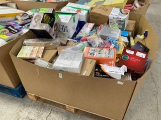 Lot 205  
            Marchington SR17 - Delivery or Collection 

                
PALLET OF ASSORTED ITEMS TO INCLUDE FIREFLY LARGE HOT AIR BALLOON SOLAR LIGHT WIT...